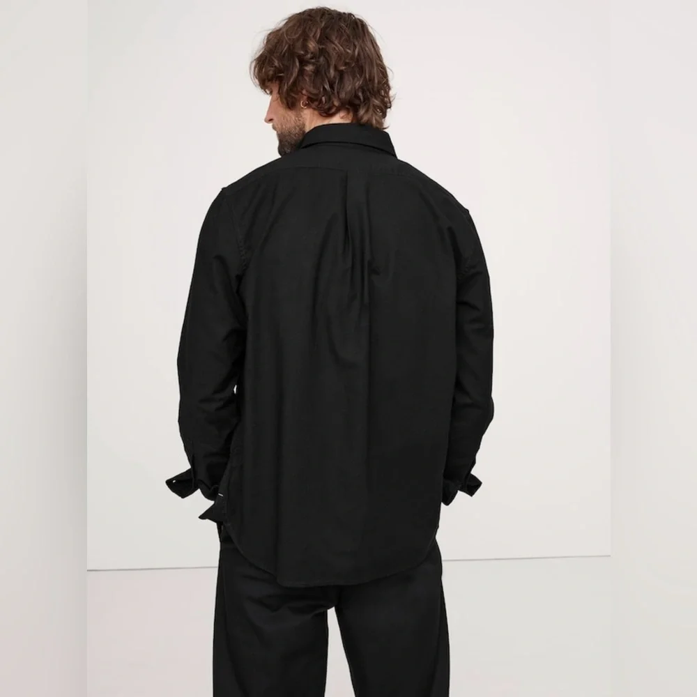 Medium Banana Republic Organic Black Casual Button-Down Shirt